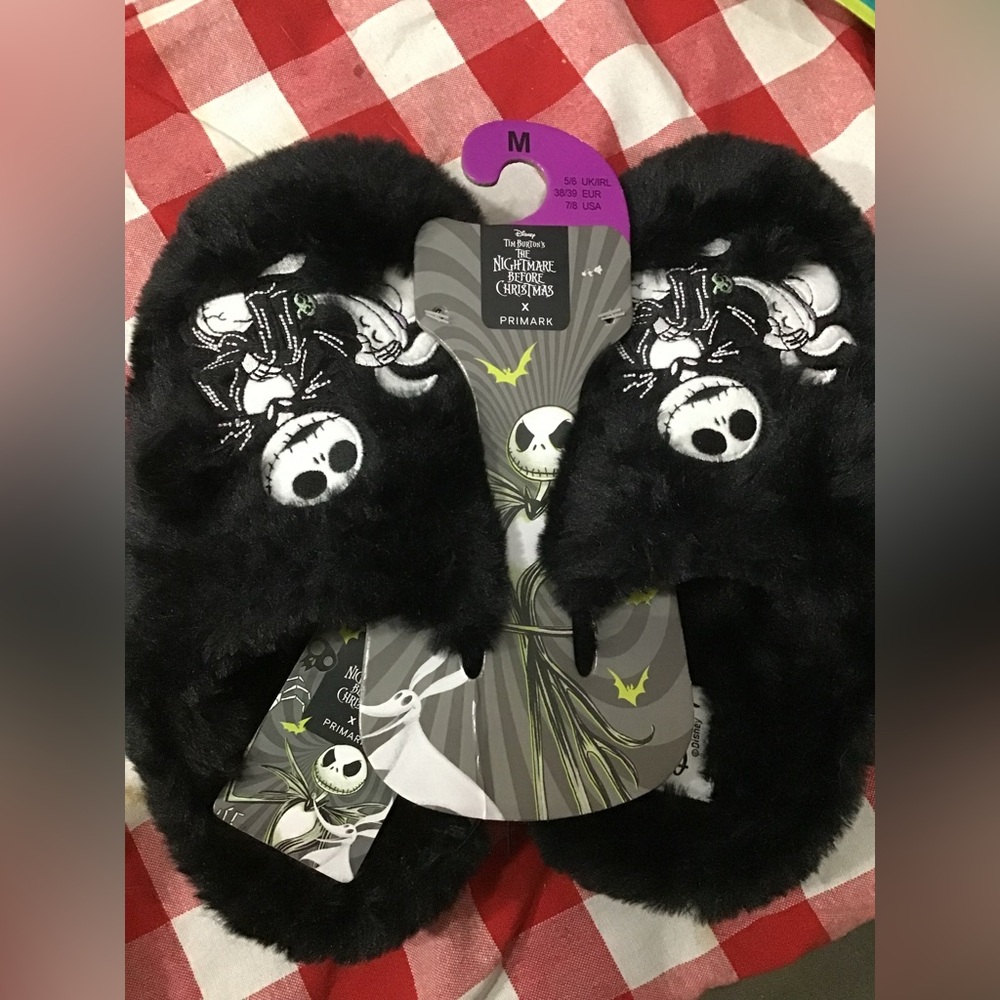 Disney nightmare before christmas Woman’s slippers size medium 7/8-NEW